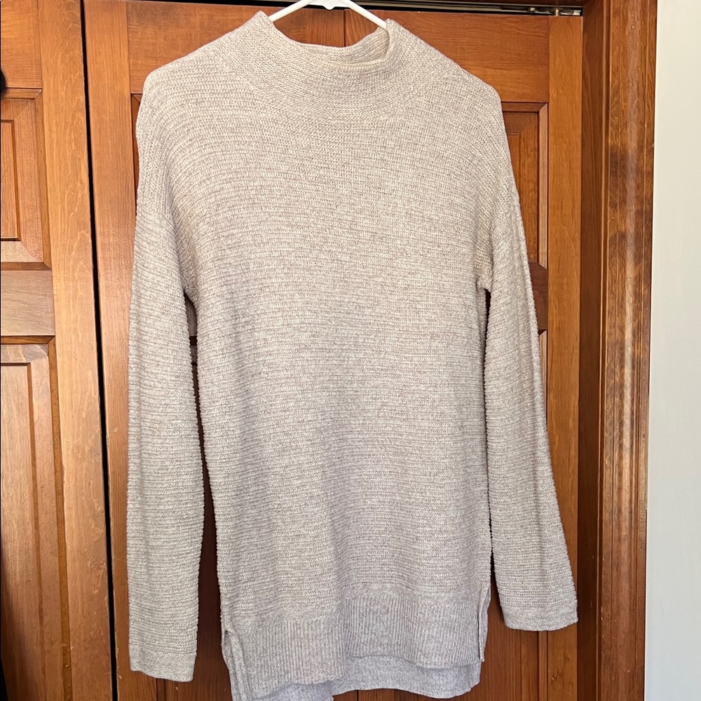 Old Navy Women's Light Taupe Turtleneck Sweater